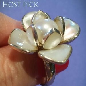 CW 925 Sterling Silver Mother of Pearl Flower Ring